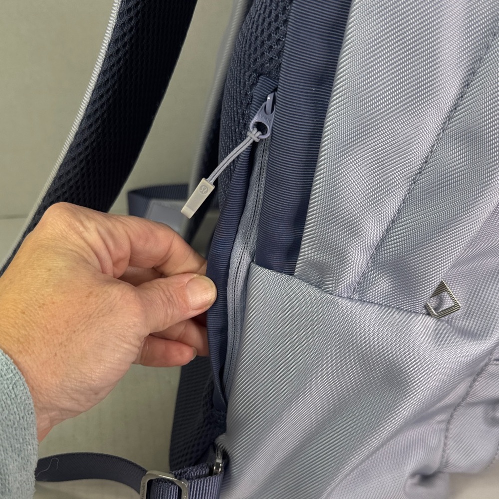 Lululemon 22l Everywhere Backpack Periwinkle, Blu… - image 5